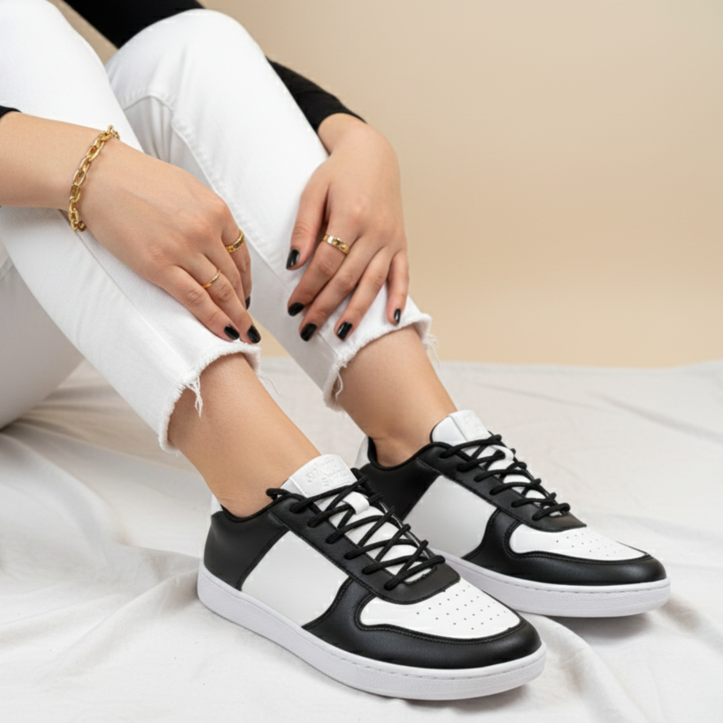 Salvaje Contrast Black White